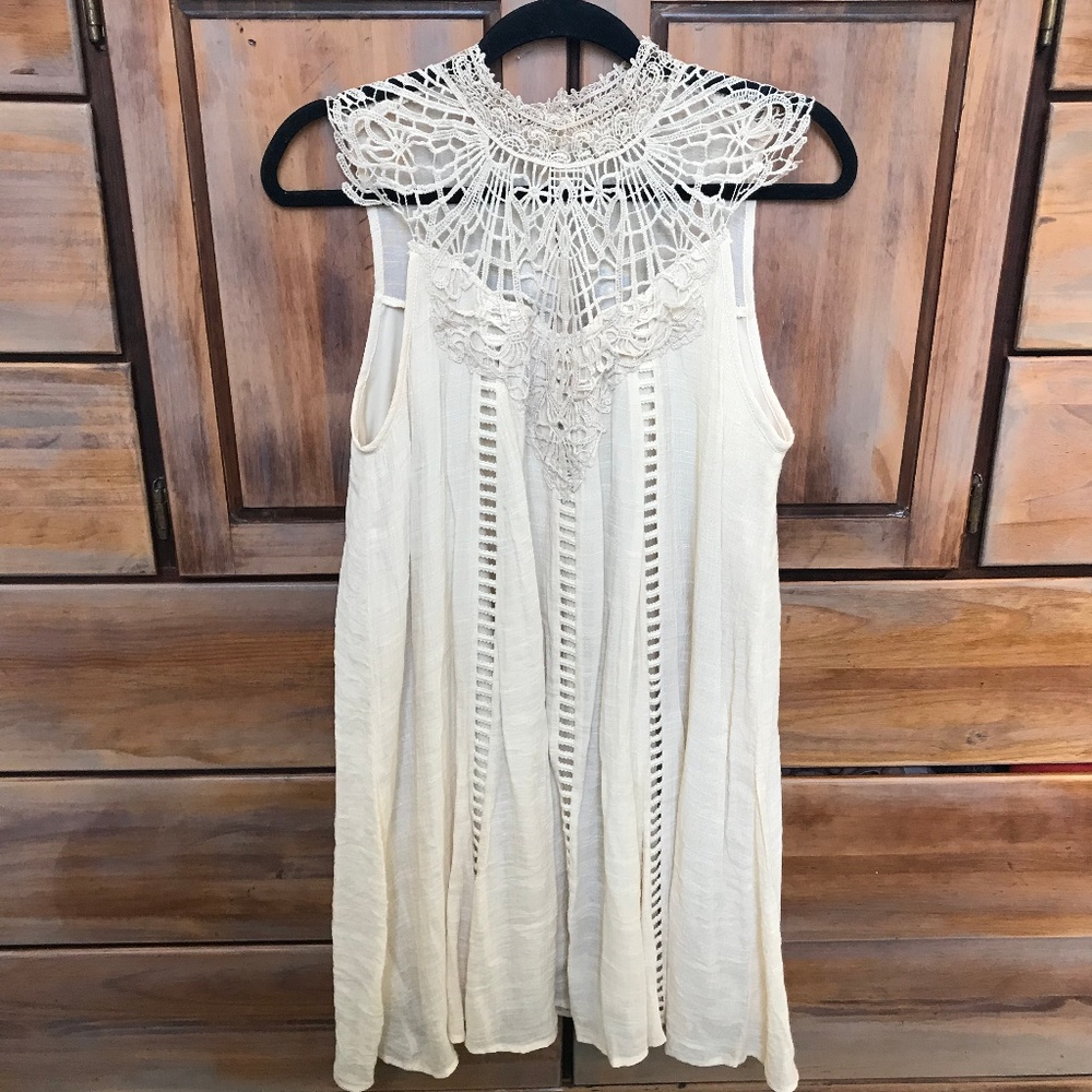ENTRO Crochet Shift Dress